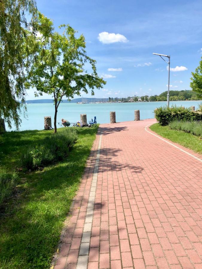 Nora Apartman Balatonkenese Buitenkant foto